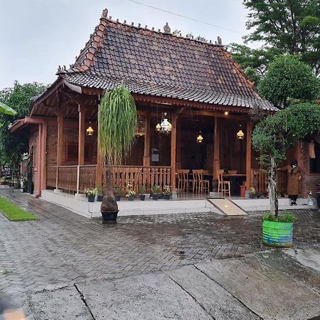Super Oyo Collection O 90265 Cempoko Mulyo Homestay Syariah Tugu エクステリア 写真
