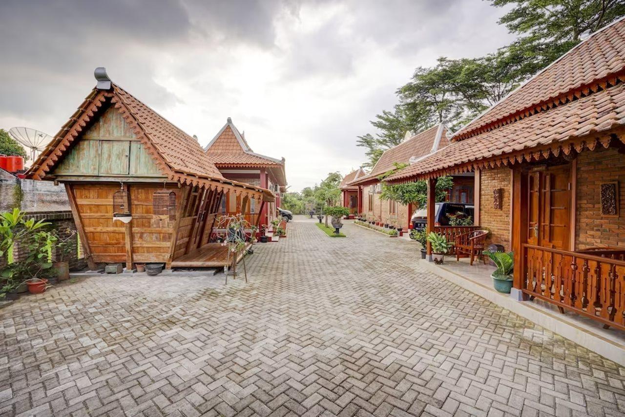 Super Oyo Collection O 90265 Cempoko Mulyo Homestay Syariah Tugu エクステリア 写真